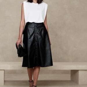 Banana republic black Button-Front A-Line vegan leather skirt